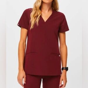 Maroon Casma 3 Pocket Scrub Top